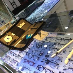 寶島眼鏡（上海莘瀝店） 專業(yè)眼鏡銷售，守護您的清晰視界